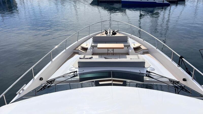 FERRETTI 720